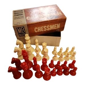 1958 Milton‎ Bradley Chessmen